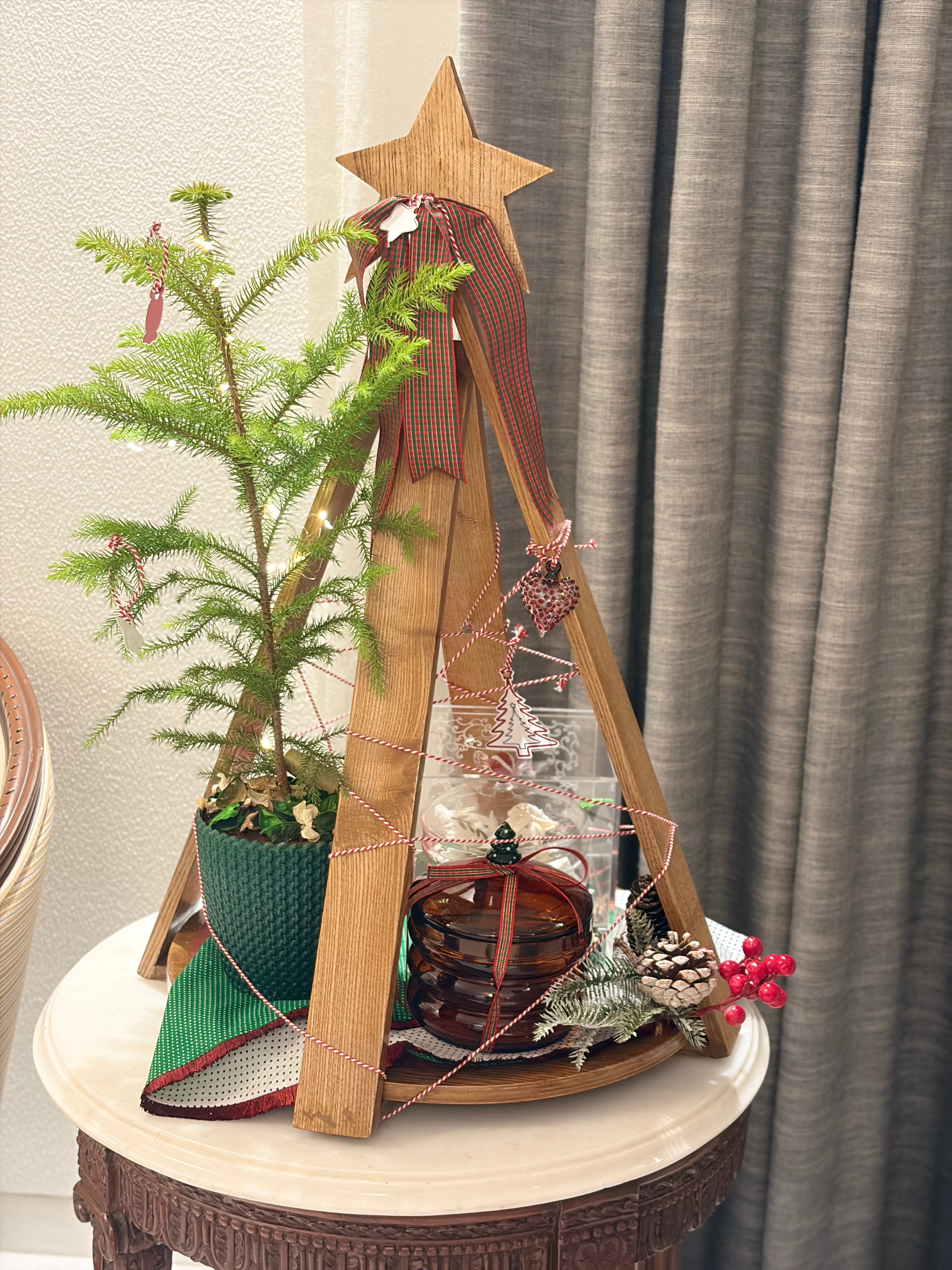 Solid Wood Venire Finish Christmas Tree